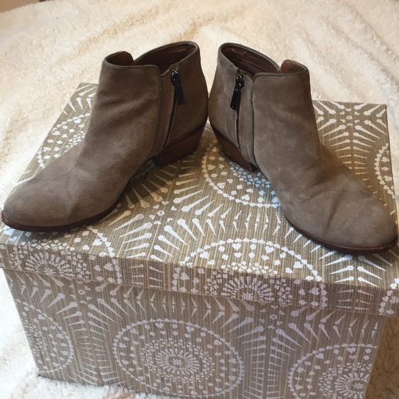 Sam Edelman Petty Ankle Bootie - Picture 3 of 8